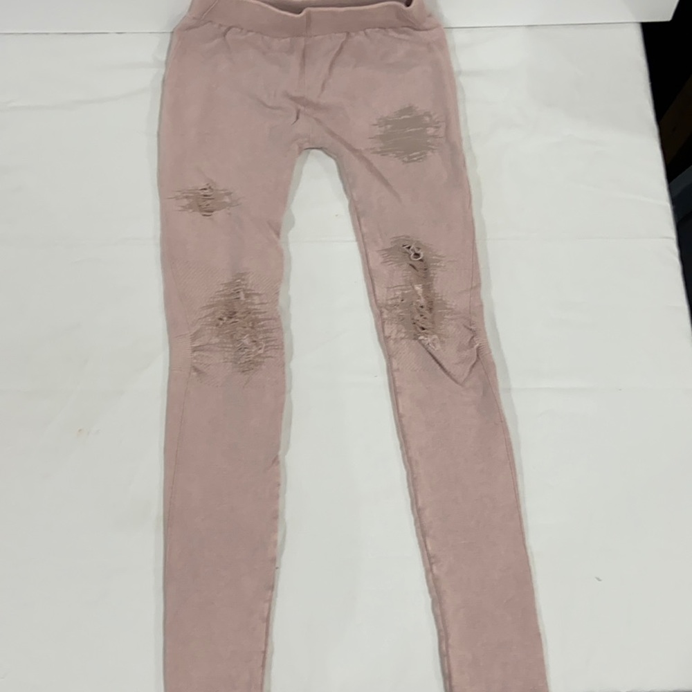 Nikibiki leggings busted knee